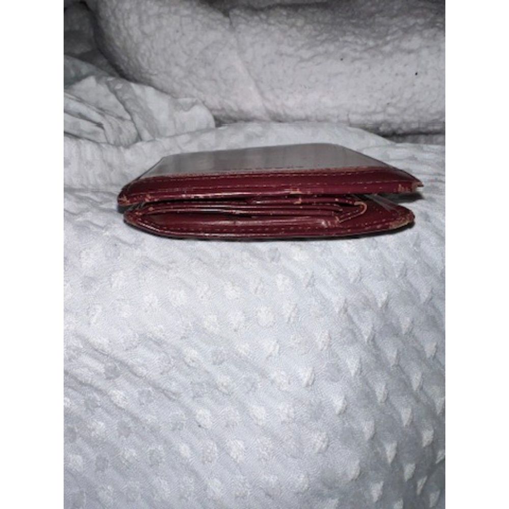 GUC Burberry Smooth Leather Bifold Wallet - Picture 4 of 12